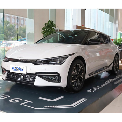 효율성과 스타일 결합 KIA EV6 전기 자동차 현대 운전자의 컴팩트 SUV